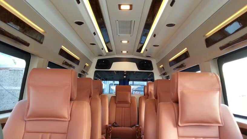 9 Seater Luxury Traveller Hire