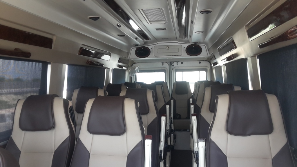 Tempo Traveller Hire in Noida