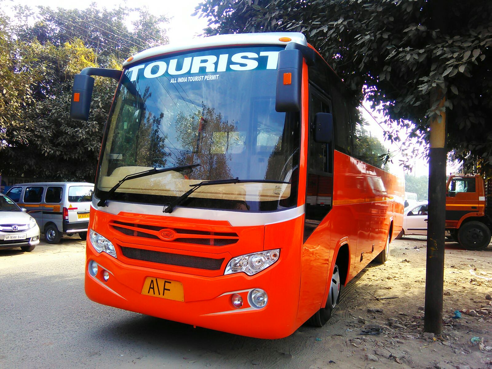 Noida to Manali Volvo Bus Rental